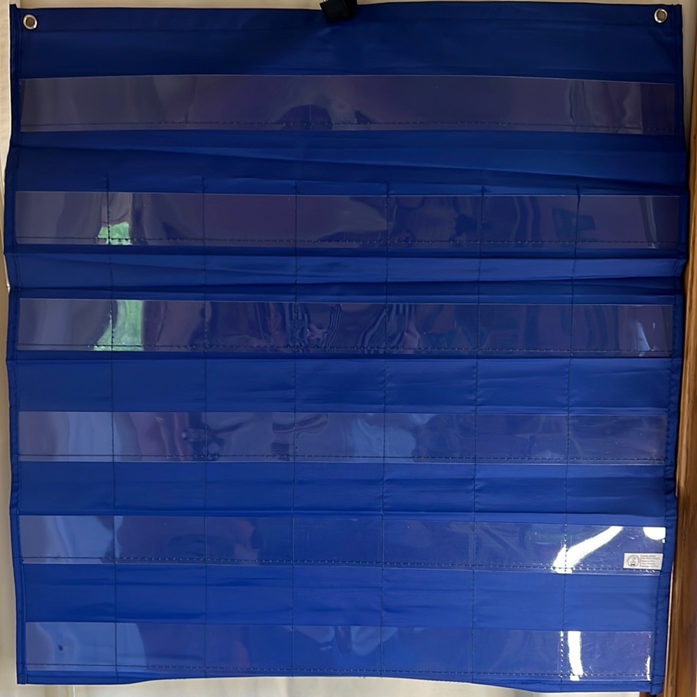 EUC Carson Dellosa 26" × 26" pocket chart